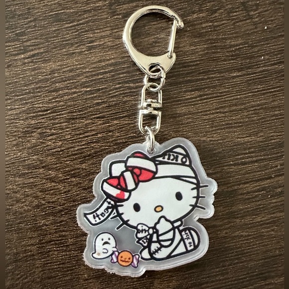 Hello Kitty Halloween Mummy Keychain - Picture 2 of 3